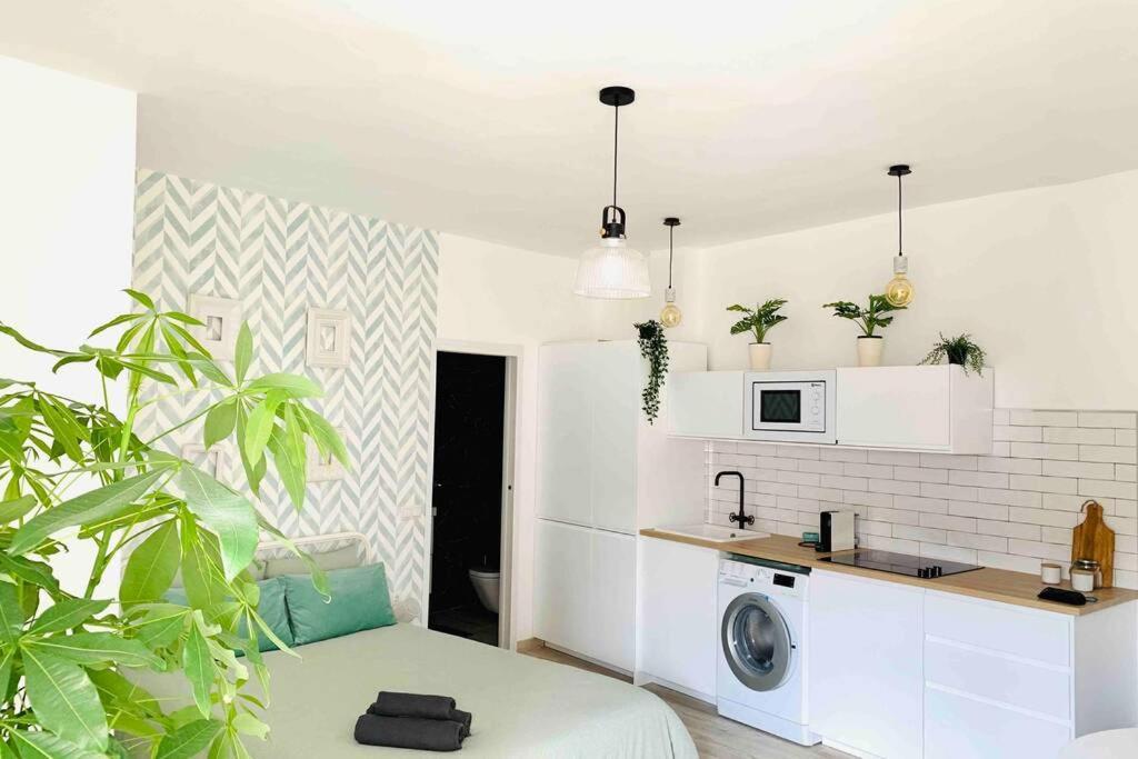 Roof Top Luxury City Center Apartment By Namaste Elite ตอร์เรโมลิโนส ภายนอก รูปภาพ
